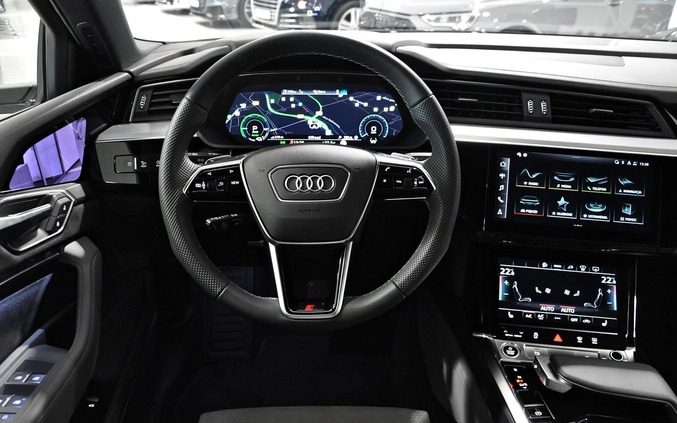 Audi e-tron cena 374900 przebieg: 1300, rok produkcji 2021 z Strzelno małe 466
